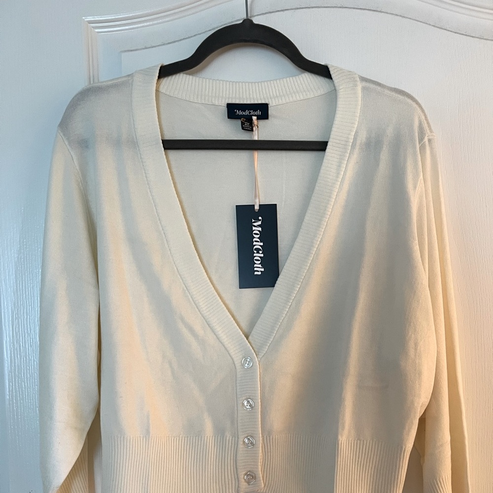 Plus Women’s Cropped Cardigan